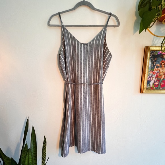 Neutral Cocktail + Wedding guest dress! Worn once - Size M/L - Picture 1 of 3